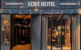 Love Hotel Avec Nuit Insolite Au Dandy Et Jacuzzi Privatise (Adults Only)